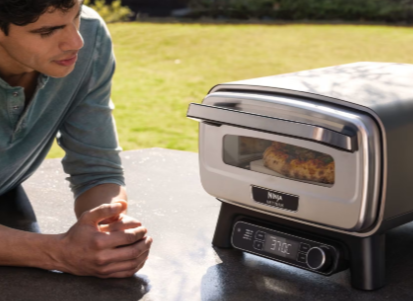 Ninja Artisan Electric Outdoor Pizza Oven & Air Fryer and Cover Bundle